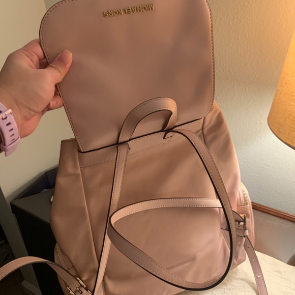 Backpack - Picture 3 of 5